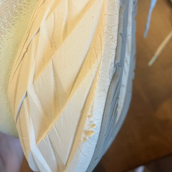 ASICS Women's novablast 4 off white shoes - Picture 8 of 10